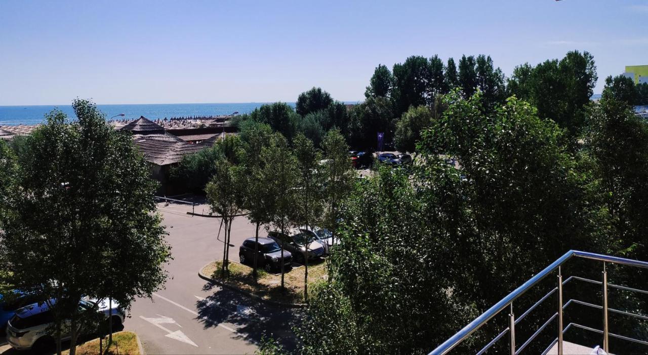Oceana Summerland Apartment Mamaia Extérieur photo