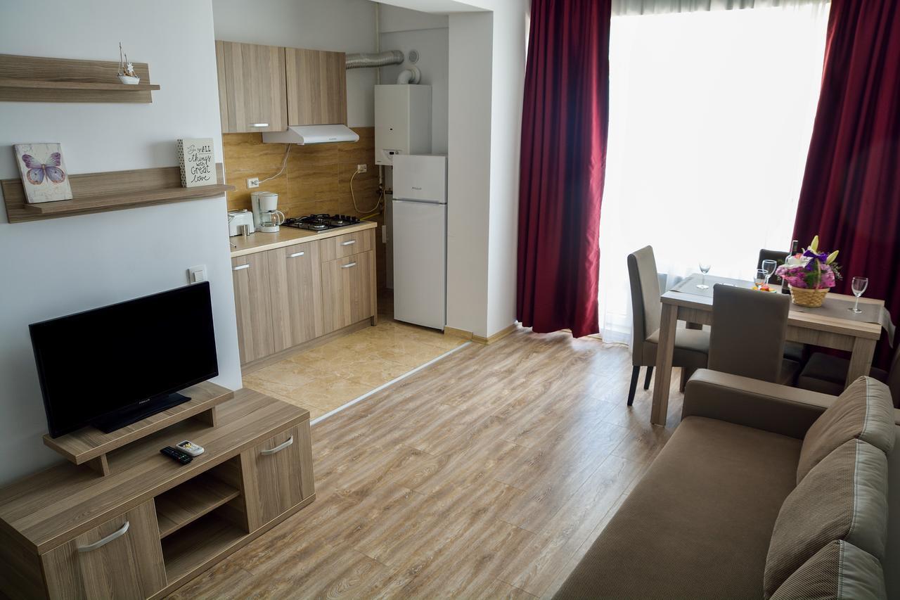 Oceana Summerland Apartment Mamaia Extérieur photo
