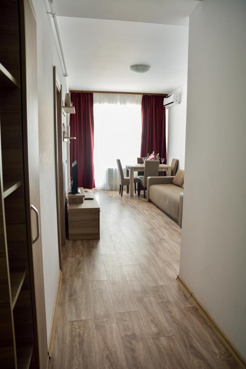 Oceana Summerland Apartment Mamaia Extérieur photo