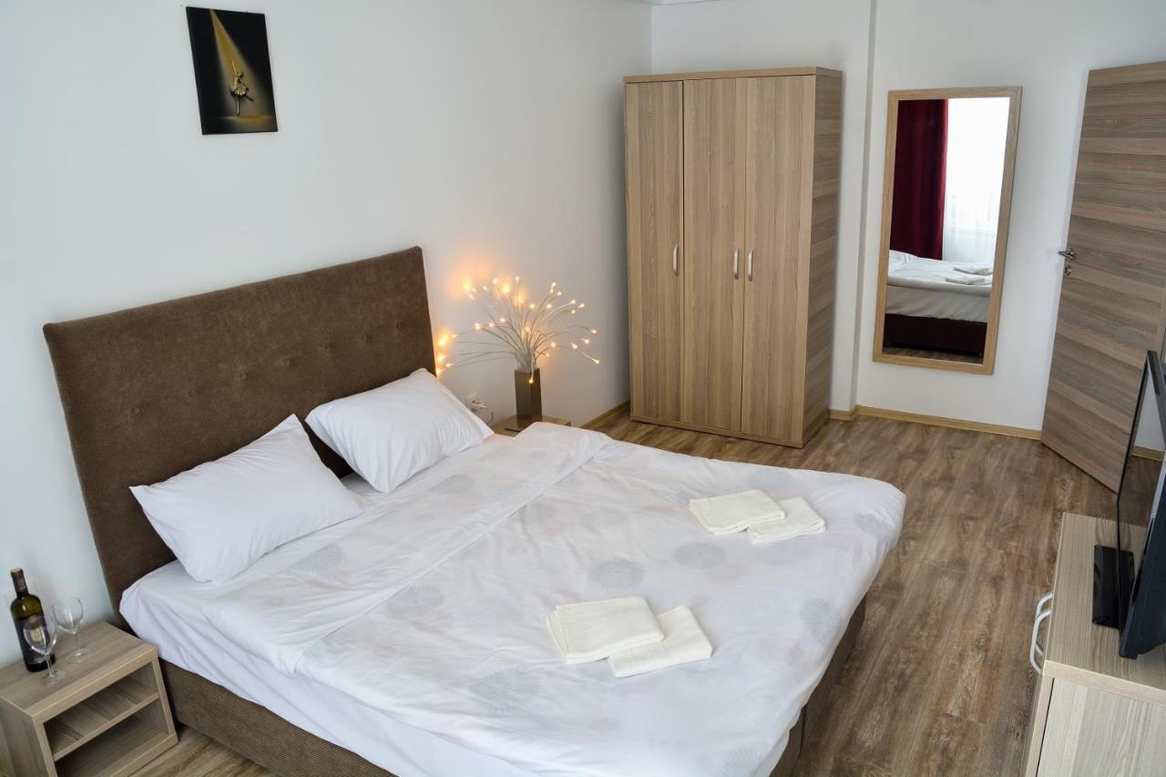 Oceana Summerland Apartment Mamaia Extérieur photo