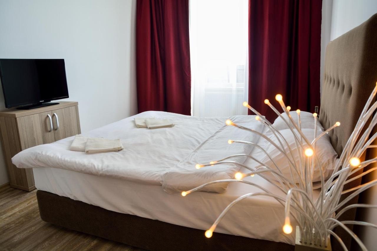 Oceana Summerland Apartment Mamaia Extérieur photo